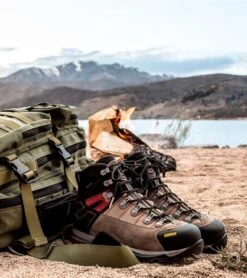 Wasatch Outdoors 72" Paracord Survival Laces W/Tinder & Fishing Line (OD Green) 7 Wasatch Outdoors 72" Paracord Survival Laces W/Tinder & Fishing Line (OD Green) -Knives And Tools wasatch outdoors survival lace mountains cm 12